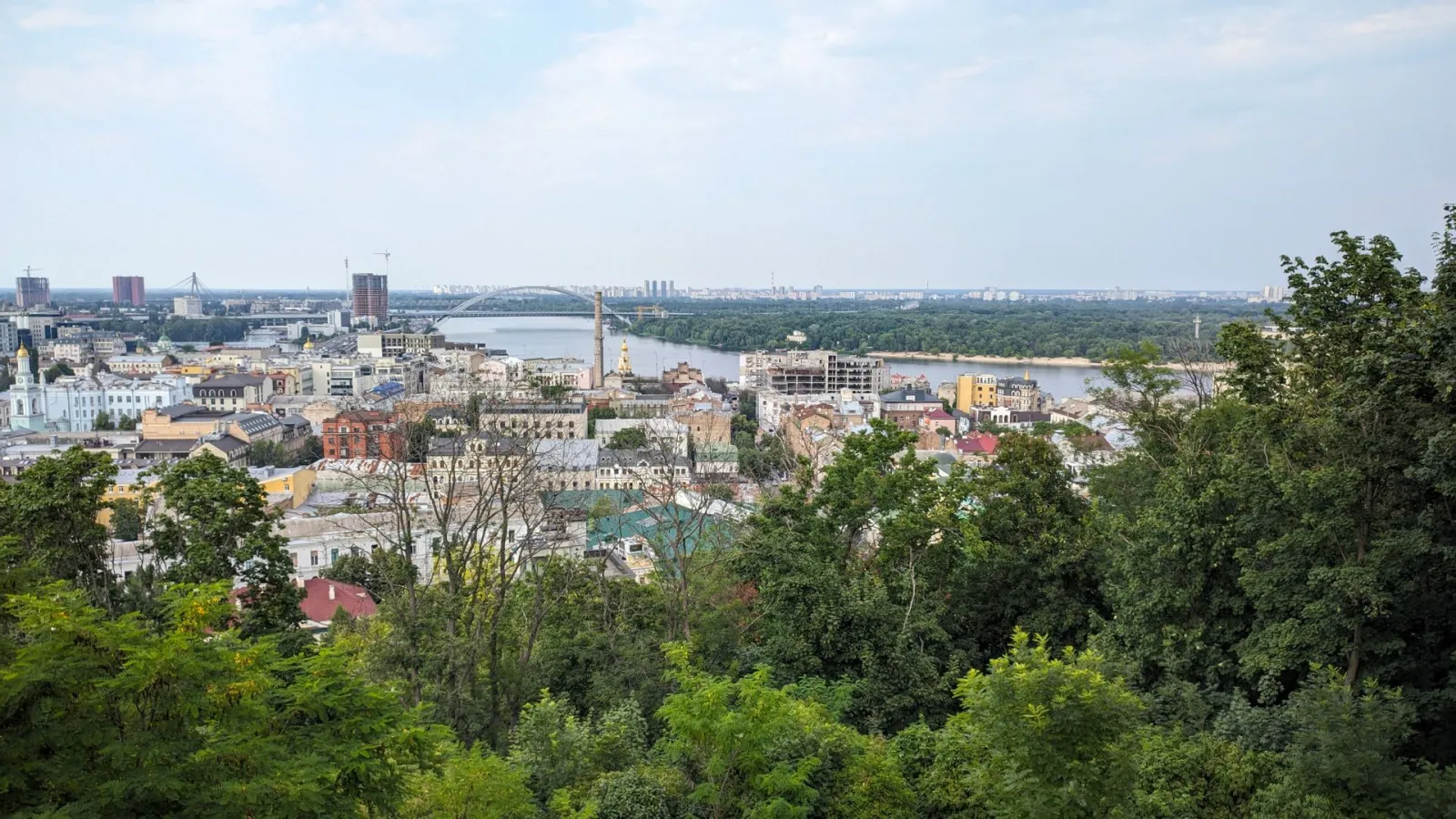 Великі квартири втрачають покупців: чому в Україні падає попит на трикімнатне житло, а ціни продовжують зростати