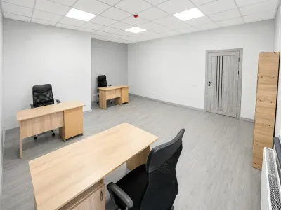 Новий офіс з меблями. 28м2. Центр міста. Всі комунальні враховані в ціні., фото 4