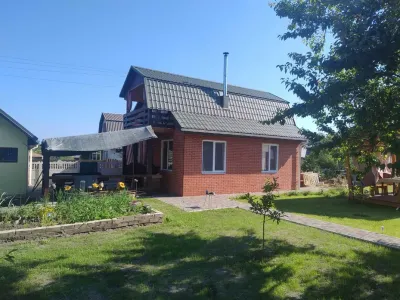 Продається сучасна дача в садовому товаристві Дружба