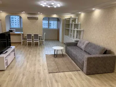Кухня-студія 48м² + спальня + кабінет, загальна площа 97м²