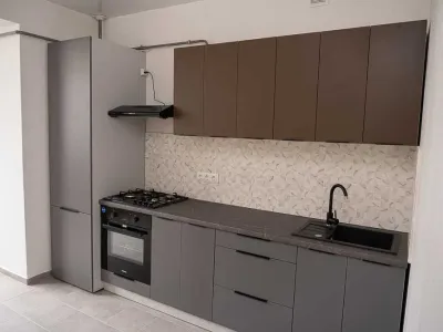 Продаж 2 х кім квартири в центрі