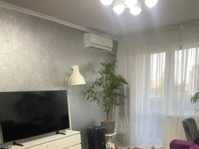 Вид на Дніпро! Продаж 2 кімн. квартири з сучасним ремонтом