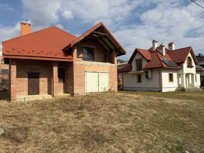 Продаж будинку у Винниках, біля Окружної