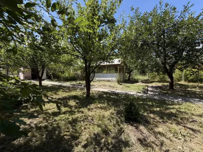 Двоповерхова дача біля річки, фото 8