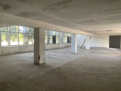 Комерційна нерухомість - 1 000 м² - Покров