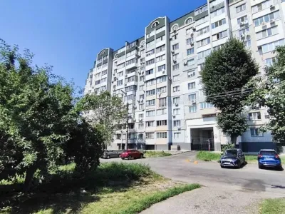 Стильна квартира з меблями в центрі міста