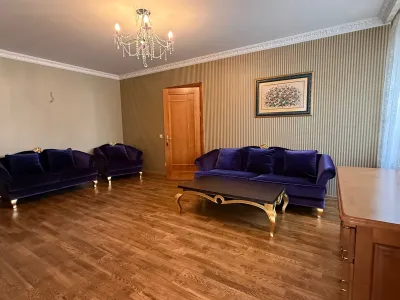 Простора 3-кімнатна квартира біля Ратуші, фото 5