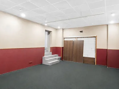 Продаж - комерційне приміщення 72 м² - центр міста, фото 4