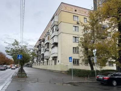 Продам 2-х кім. квартиру у центрі Києва • 44 м²