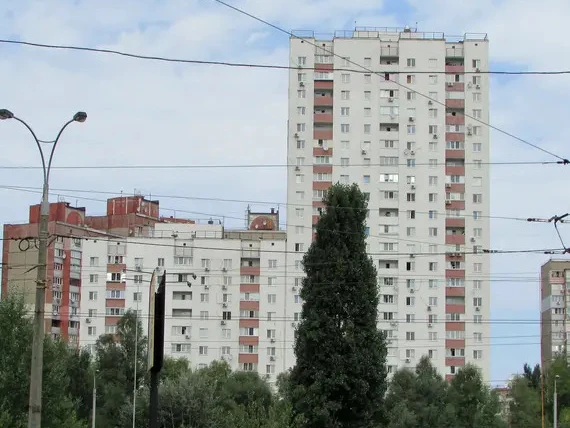 просп. Червоної Калини, 1-3, фото 2